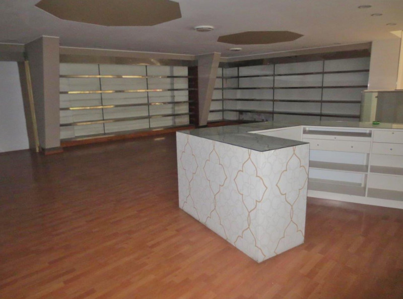 Negozio - Loc.Com. VICENZA affitto  Centro Storico Corso Palladio AGENZIA VICENZA sas di Marchetti Francesco via legione antonini