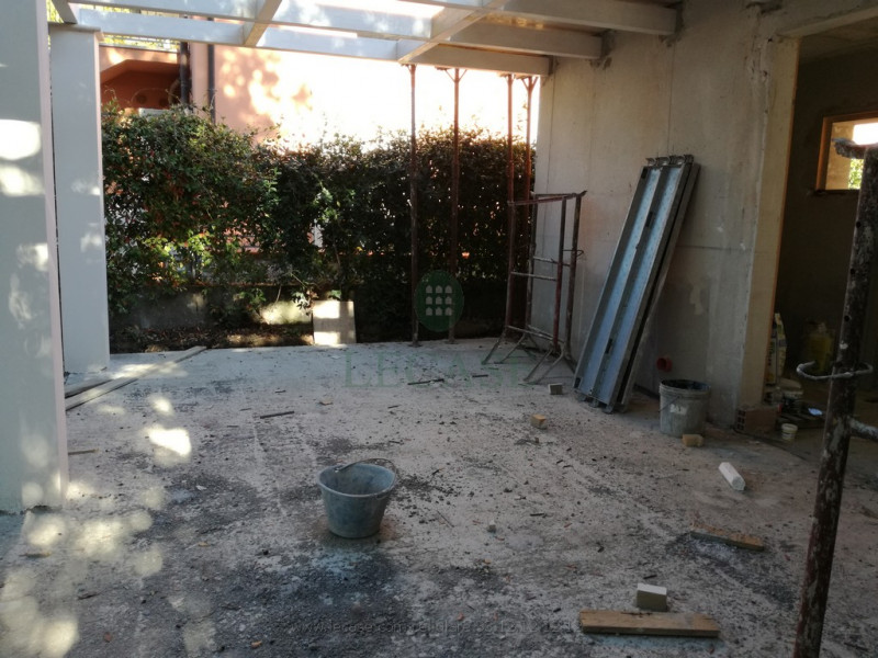 Villa Unifamiliare - Indipendente PIETRASANTA vendita   via Bellini Lecase srl