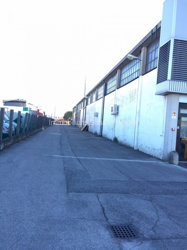 Negozio - Loc.Com. PADOVA affitto   STRADA BATTAGLIA Immobiliare Basso