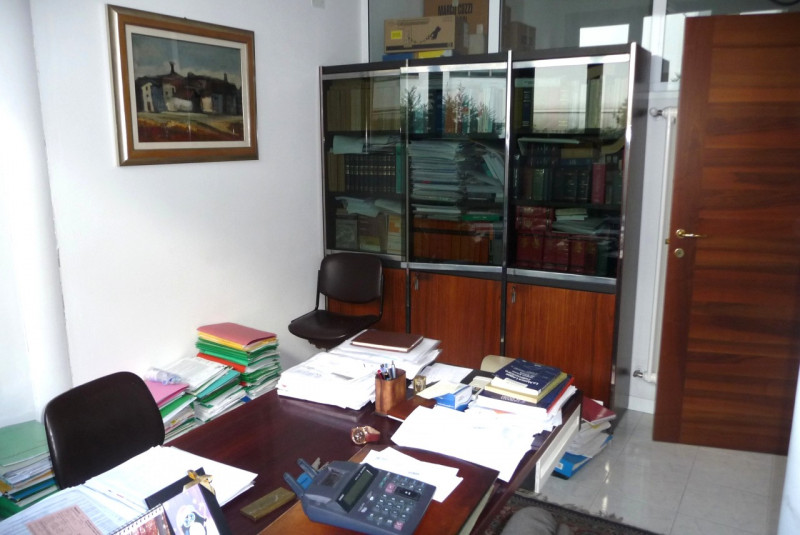 Ufficio - Loc.Com. VICENZA affitto  Viale Trento via dei cappuccini AGENZIA VICENZA sas di Marchetti Francesco via legione antonini