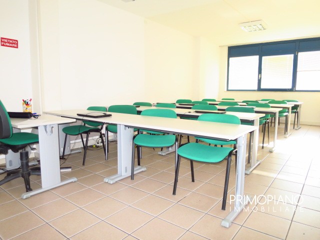 Ufficio - Loc.Com. TRENTO affitto  Semicentro Via Pranzelores Primopiano Immobiliare S.r.l.s.