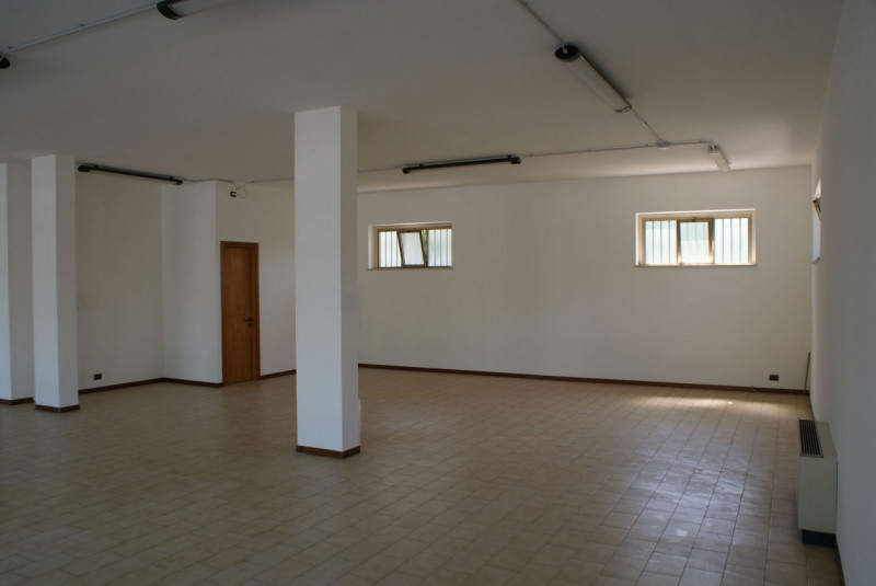 Negozio - Loc.Com. VICENZA affitto  Ferrovieri via vaccari AGENZIA VICENZA sas di Marchetti Francesco via legione antonini