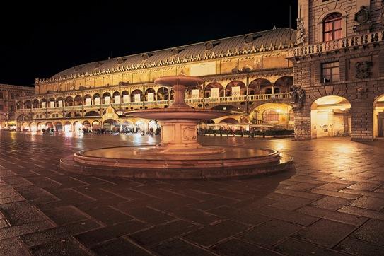 Negozio - Loc.Com. PADOVA affitto  Centro Storico centro storico piazze Immobiliare Cerno