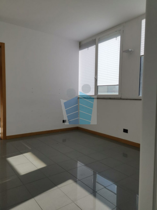 Ufficio - Loc.Com. LECCE affitto  San Lazzaro Via Campania Idee Immobiliari