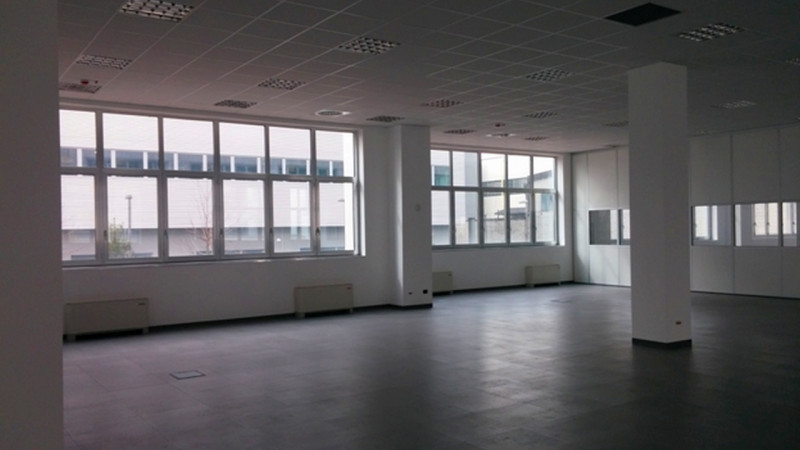 Ufficio - Loc.Com. MILANO affitto  Barona  Immobili Servizi Immobiliari s.a.s.
