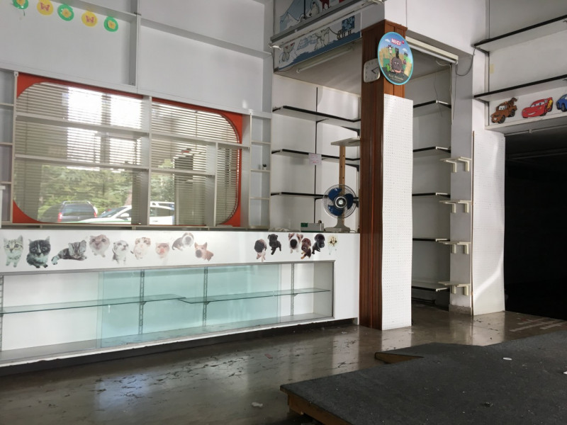 Negozio - Loc.Com. PADOVA affitto  Ospedali / Santa Rita Zona Santa Rita/Ospedali NUOVACASA IMMOBILIARE S.N.C.