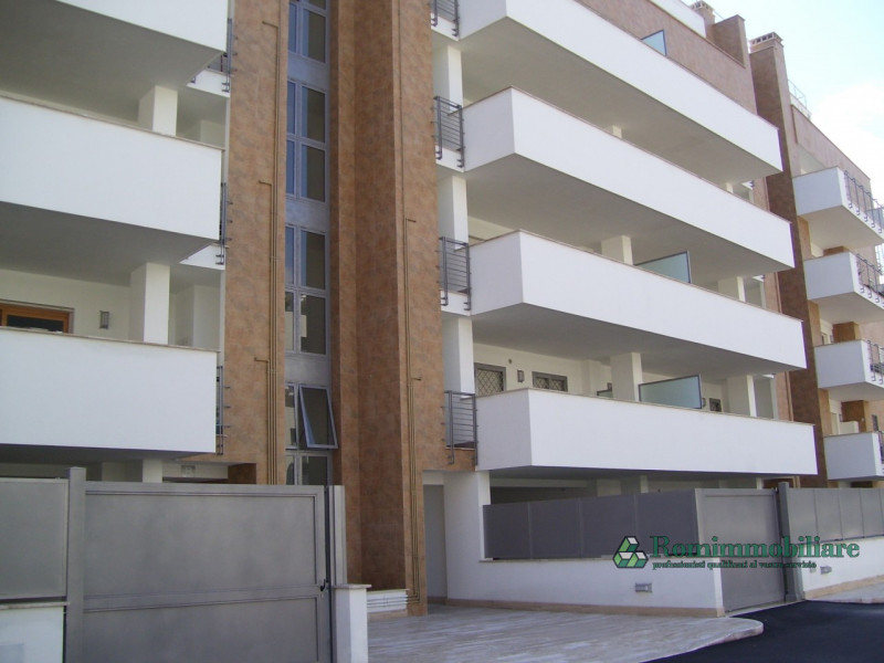 Appartamento ROMA vendita  Collatino Via Filippo Cremonesi Romimmobiliare Srl