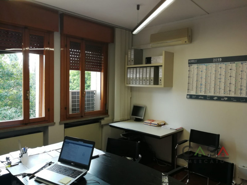 Ufficio - Loc.Com. PORDENONE affitto  Centro Via Dante Casamercato s.n.c di Piccoli Eros & C.