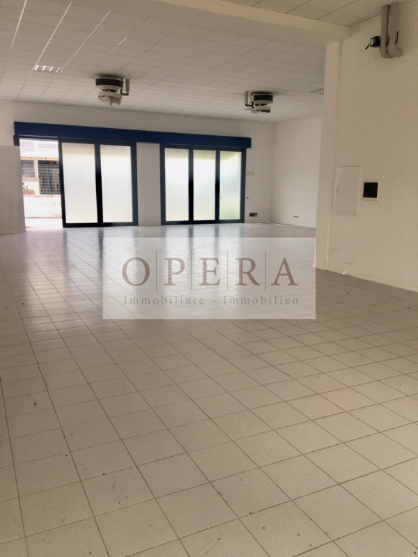Capannone Commerciale BOLZANO vendita  Bolzano Sud via Lancia OPERA srl