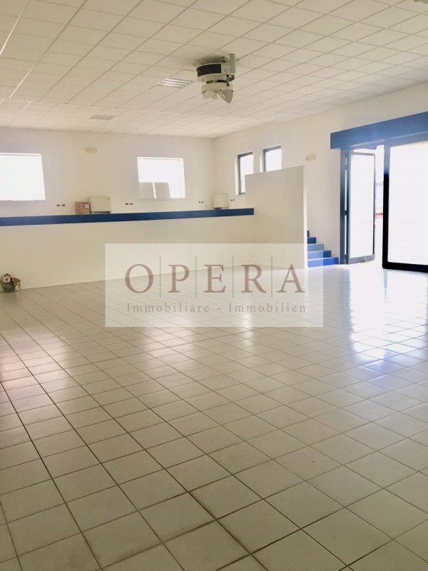Capannone Commerciale BOLZANO vendita  Bolzano Sud via Lancia OPERA srl