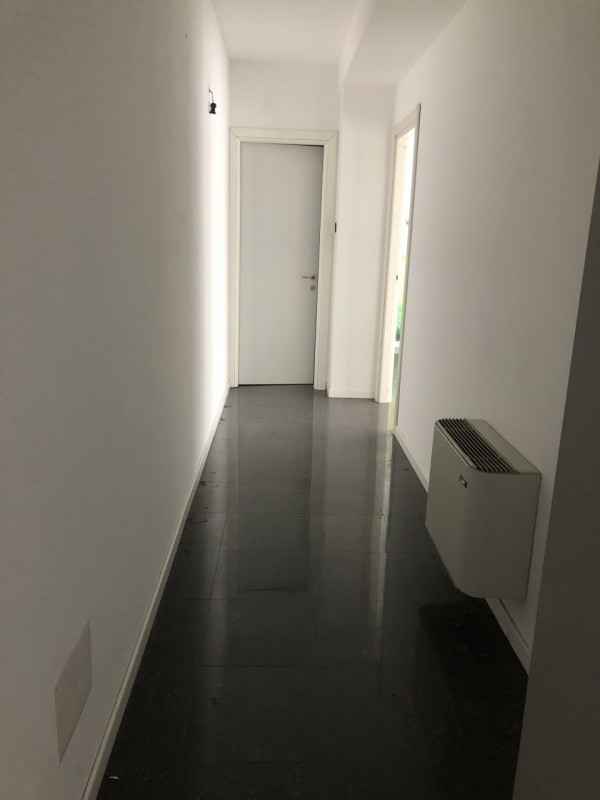 Negozio - Loc.Com. PADOVA affitto  Arcella - Buon Pastore PADOVA-ARCELLA 3347 La Piramide Agenzia Immobiliare