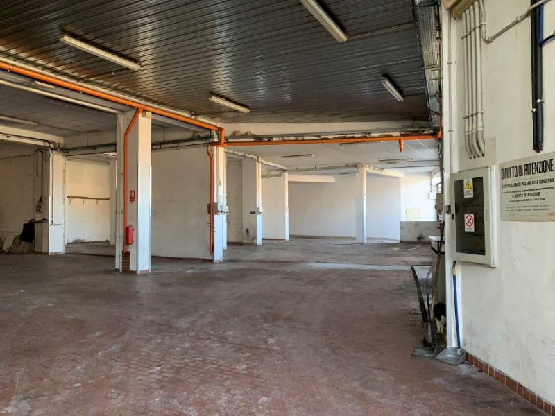 Vendita attività commerciale Via Di Montebello zona Semicentro a Trieste (TS) 540 mq