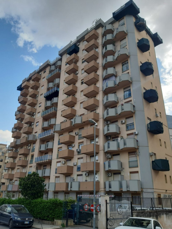 Ufficio - Loc.Com. PALERMO affitto  Fiera del Mediterraneo via aloisio Juvara Idea Casa s.r.l.s.