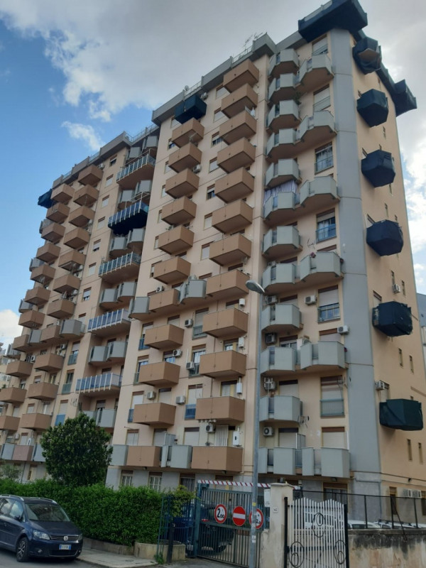 Ufficio - Loc.Com. PALERMO affitto  Fiera del Mediterraneo via aloisio Juvara Idea Casa s.r.l.s.