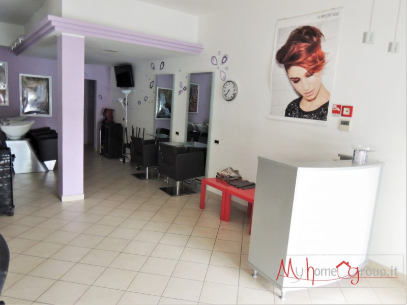 Negozio - Loc.Com. PADOVA affitto  Sacra Famiglia Via Bergamo MP sas