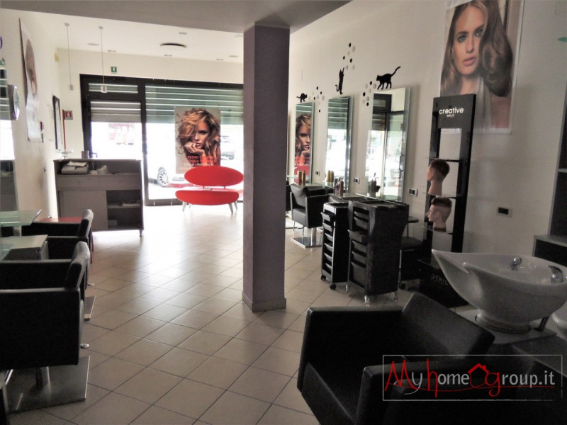 Negozio - Loc.Com. PADOVA affitto  Sacra Famiglia Via Bergamo MP sas