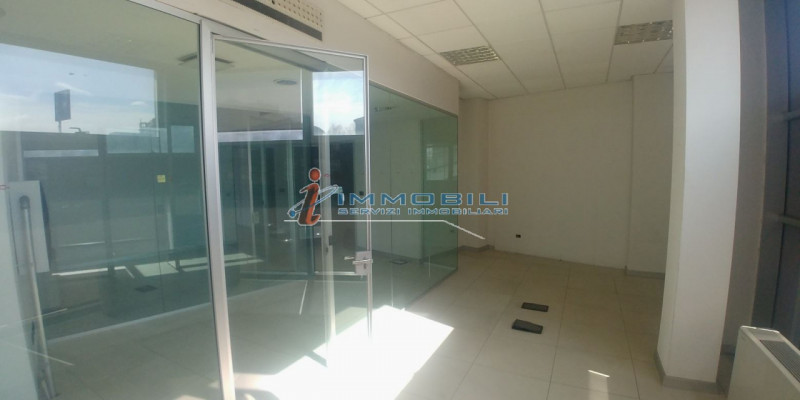 Ufficio - Loc.Com. MILANO affitto  Certosa  Immobili Servizi Immobiliari s.a.s.