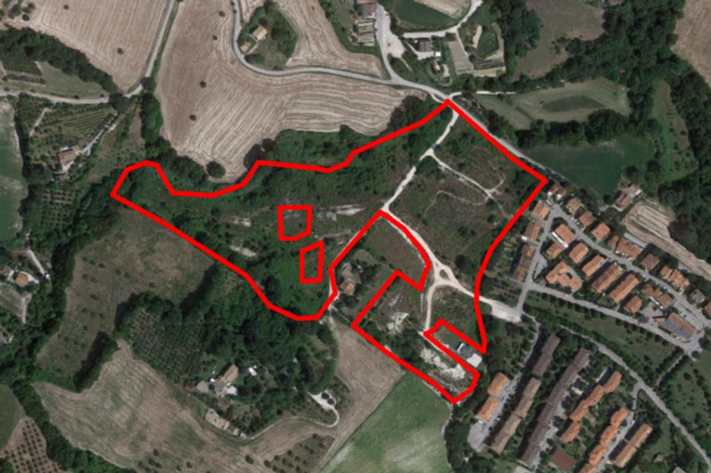 Vendita box e posti auto in buone condizioni Via Campore a Montopoli Di Sabina (RI) 16 mq