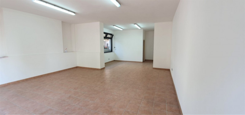Negozio - Loc.Com. PESCARA affitto  Zona Colli VIA DI SOTTO IMMOBILIARE BALZANO