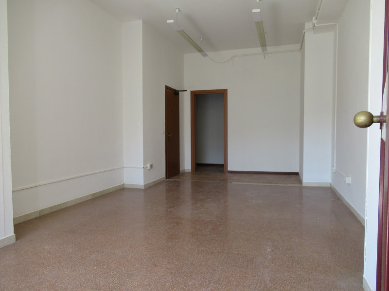 Negozio - Loc.Com. TREVISO affitto  Fuori Mura Viale Fratelli Cairoli, 100 ABC Intermediazioni Immobiliari di Benedetto Celot