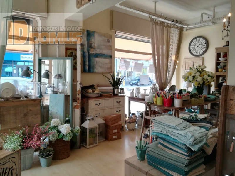 Negozio - Loc.Com. VICENZA affitto  Viale Verona  Immobiliare Domus s.n.c. di Vit Eriberta