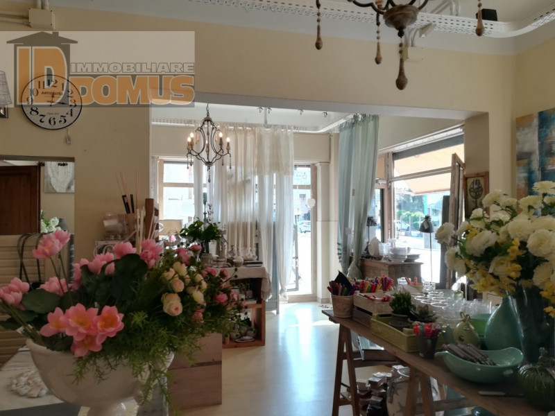 Negozio - Loc.Com. VICENZA affitto  Viale Verona  Immobiliare Domus s.n.c. di Vit Eriberta