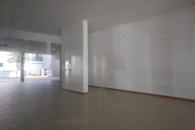 Negozio - Loc.Com. BRESCIA affitto  San Polo / Buffalora via lusetti Global Service Immobiliare S.r.l.