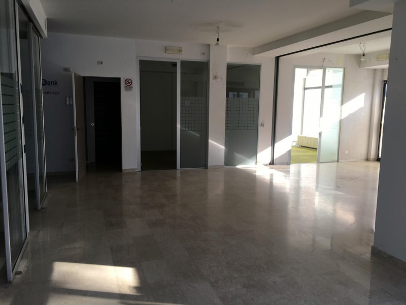 Negozio - Loc.Com. TRENTO affitto  Clarina / San Bartolomeo Via Degasperi Ceda Immobiliare S.R.L.