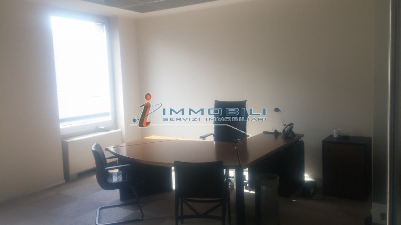 Ufficio - Loc.Com. MILANO affitto  De Angeli  Immobili Servizi Immobiliari s.a.s.