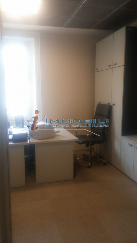 Ufficio - Loc.Com. MILANO affitto  De Angeli  Immobili Servizi Immobiliari s.a.s.
