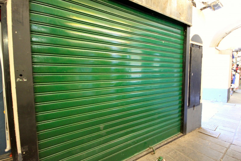 Negozio - Loc.Com. GENOVA affitto  Centro Storico VIA DI SOTTORIPA Veneta Immobiliare di Erika Zemolin