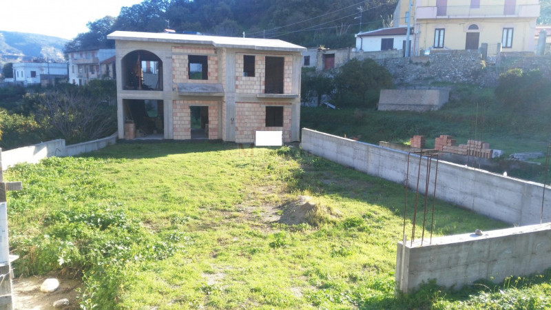 Vendita casa indipendente 11 Via Torrente Medina zona Catona a Reggio Di Calabria (RC) 800 mq