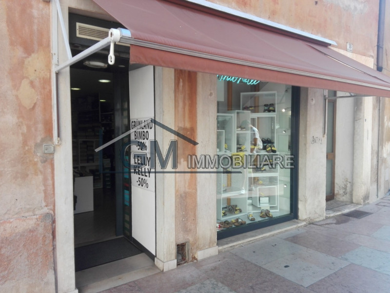 Negozio - Loc.Com. TRENTO affitto  Centro Storico via cavour GMIMMOBILIARE