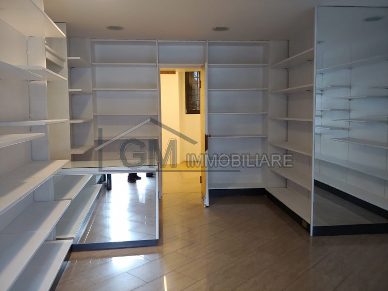 Negozio - Loc.Com. TRENTO affitto  Centro Storico via cavour GMIMMOBILIARE