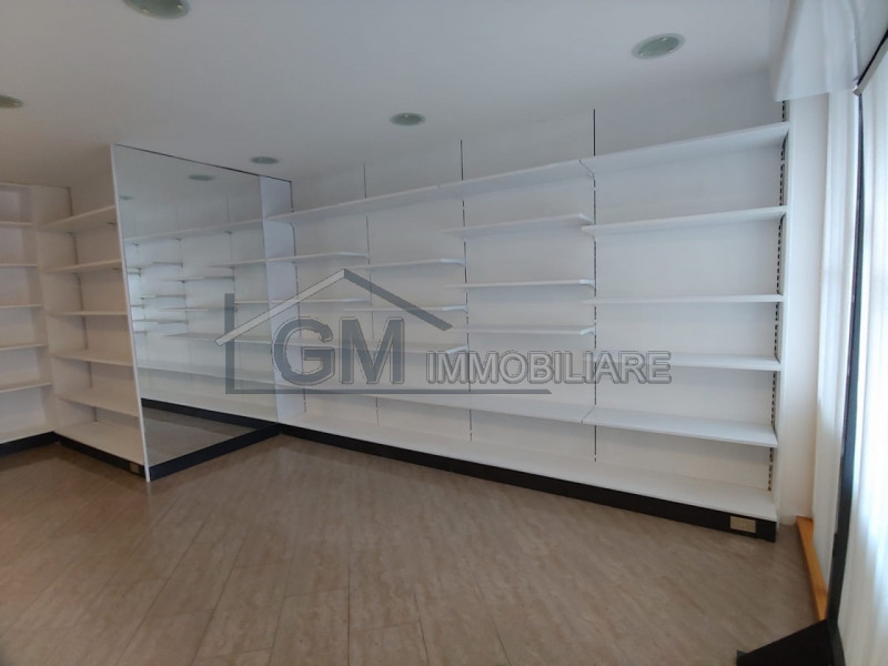 Negozio - Loc.Com. TRENTO affitto  Centro Storico via cavour GMIMMOBILIARE