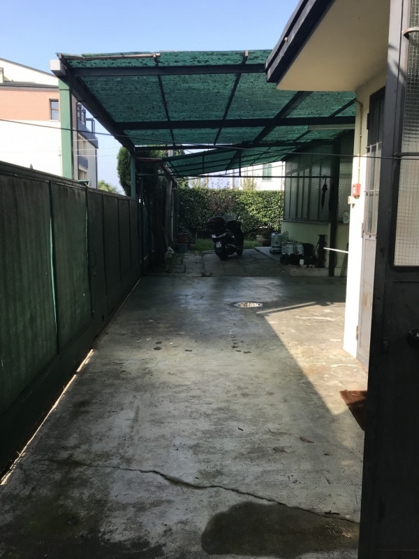 Capannone Commerciale VICENZA vendita  Polegge Strada Marosticana, 200 MODO IMMOBILIARE di Asset Immobiliare snc di Valente Eleonora Alessandra & C.