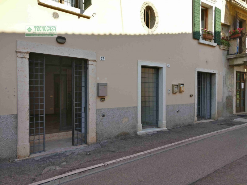 Affitto attività commerciale Via Generale Cantore a Caprino Veronese (VR) 110 mq