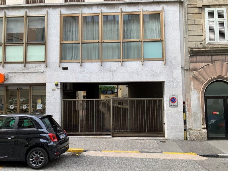 Vendita box e posti auto Via Ruggero Manna 2 zona Centro a Trieste (TS)