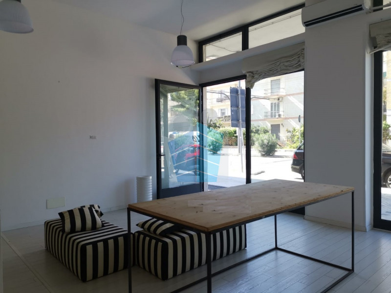 Negozio - Loc.Com. LECCE affitto  Mazzini Viale Japigia Idee Immobiliari
