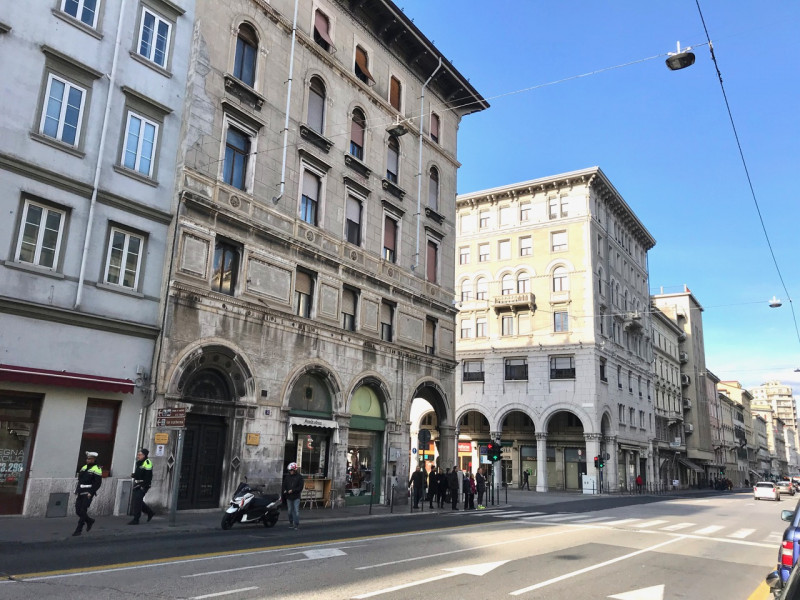 Negozio - Loc.Com. TRIESTE affitto  Centro via Carducci, 31 Savino Gestioni Immobiliari