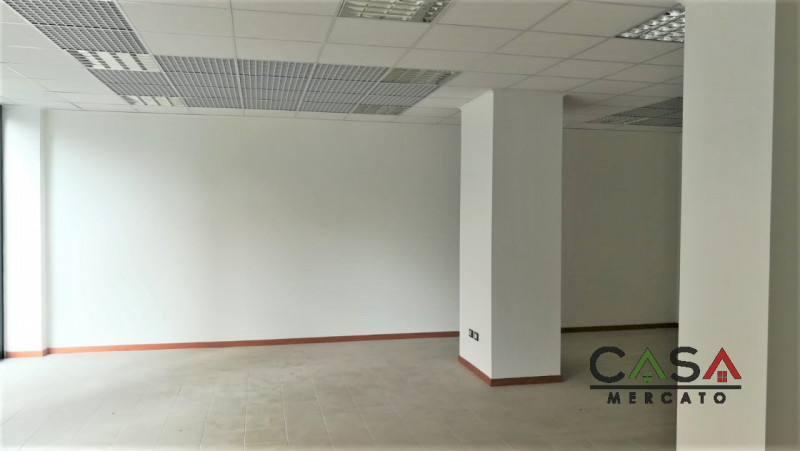 Negozio - Loc.Com. PORDENONE affitto  Centro Via Oberdan Casamercato s.n.c di Piccoli Eros & C.