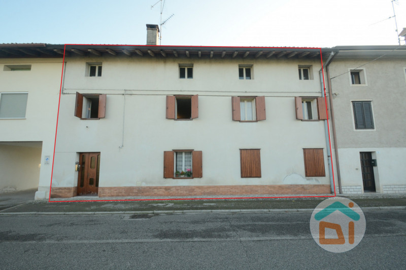 Vendita villetta a schiera in buone condizioni Via Raccogliano 27 zona Romans d'Isonzo - Centro a Romans D'isonzo (GO) 155 mq
