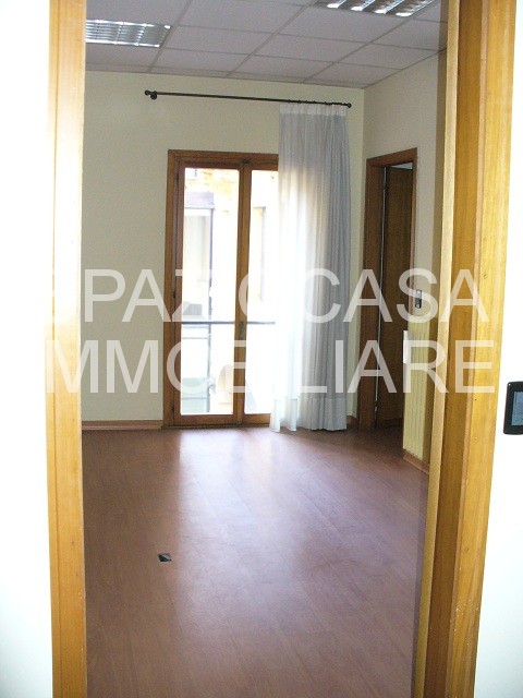 Ufficio - Loc.Com. PADOVA affitto  Piazze zona piazze Spaziocasa Immobiliare sas