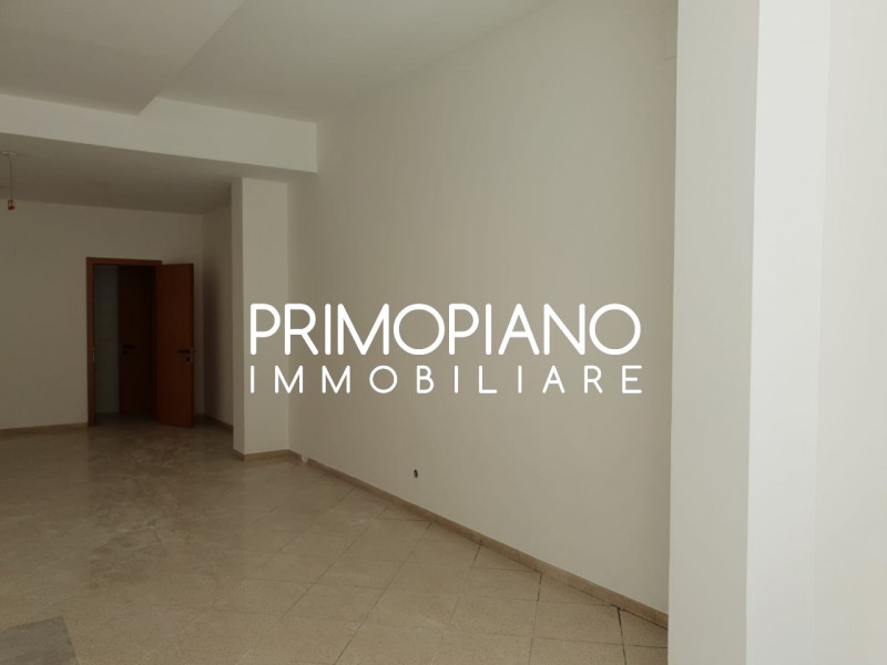 Negozio - Loc.Com. TRENTO affitto  Bolghera Via Gerola Primopiano Immobiliare S.r.l.s.