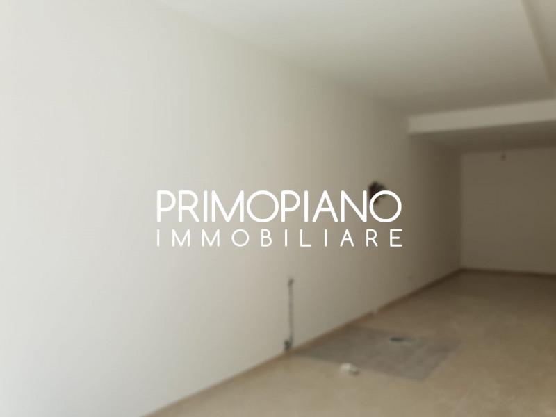 Negozio - Loc.Com. TRENTO affitto  Bolghera Via Gerola Primopiano Immobiliare S.r.l.s.