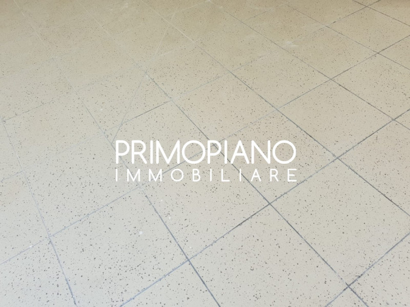 Negozio - Loc.Com. TRENTO affitto  Bolghera Via Gerola Primopiano Immobiliare S.r.l.s.