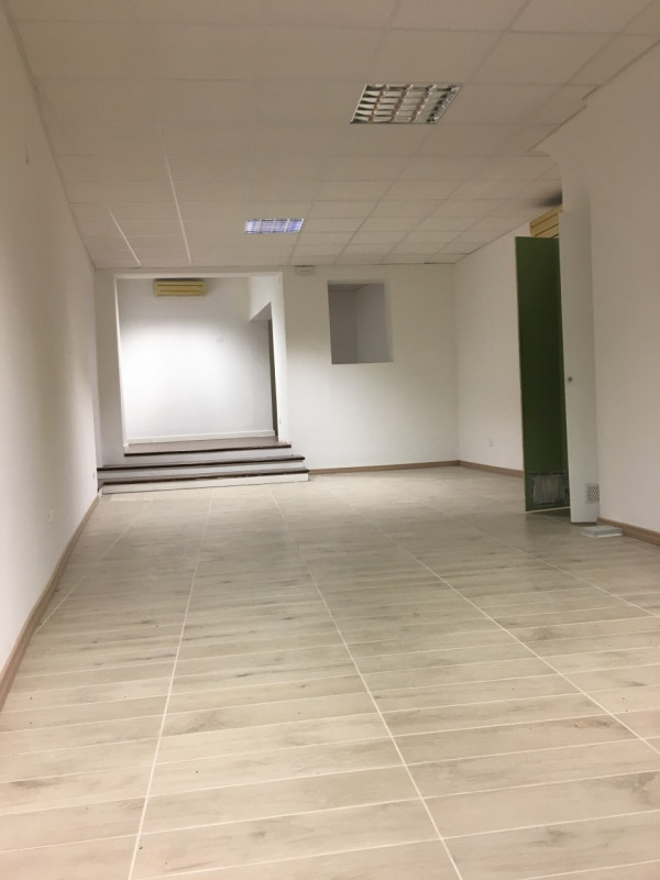 Negozio - Loc.Com. PADOVA affitto  Centro Storico Laterale Piazza della Frutta NUOVACASA IMMOBILIARE S.N.C.