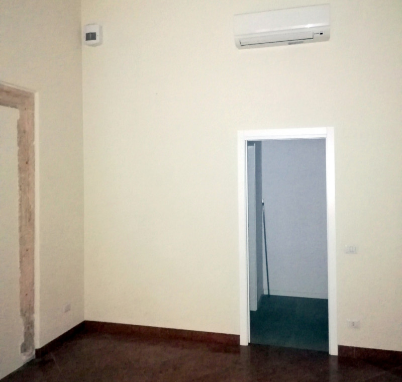 Negozio - Loc.Com. VERONA affitto  Centro Storico Verona Centro ZTL - Vicinanze Piazza Erbe IMMOBILIARE LEDRI SAS DI LEDRI LUCA & C