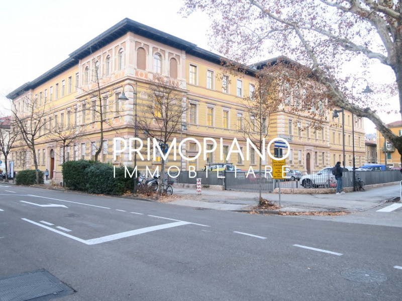Negozio - Loc.Com. TRENTO affitto  Semicentro Via Rosmini Primopiano Immobiliare S.r.l.s.