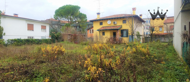Vendita multiproprietà Via Camillo Benso Conte Di Cavour zona Gradisca d'Isonzo - Centro a Gradisca D'isonzo (GO) 481 mq